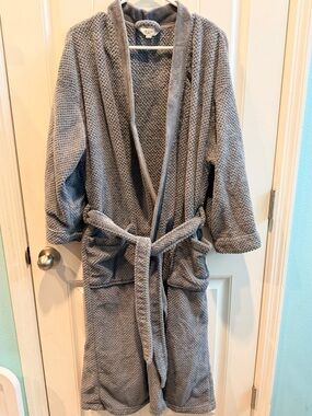 Ulta Beauty Gray Waffle-Texture Plush Bathrobe